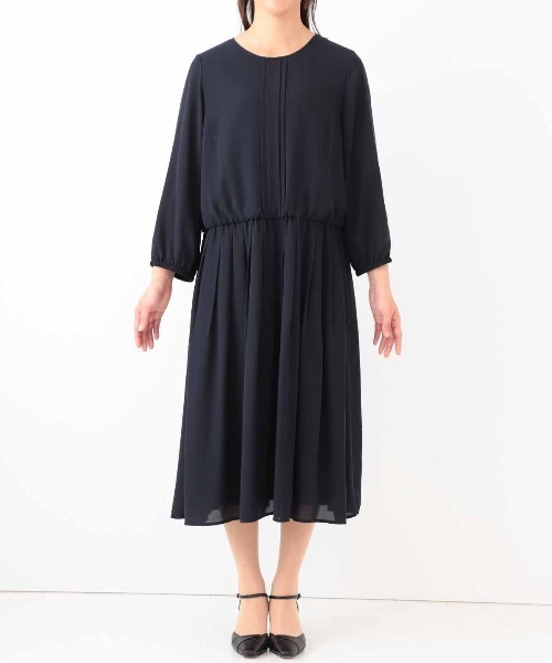 fleur by mint breeze(フルールバイミントブリーズ)の「【L~5L 大きいサイズ】ジョーゼットタックギャザーワンピース オケージョン セレモニー対応(ワンピース・レディース・ネイビー/ブラック・L/LL/5L/4L/3L)」の11枚目の写真