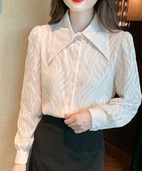 Coo+i(クーイ)の「リーフ柄立体模様シフォンブラウス ブラック(シャツ/ブラウス・レディース・ブラック/ホワイト・FREE)」の1枚目の写真