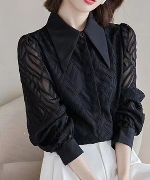 Coo+i(クーイ)の「リーフ柄立体模様シフォンブラウス ブラック(シャツ/ブラウス・レディース・ブラック/ホワイト・FREE)」の2枚目の写真