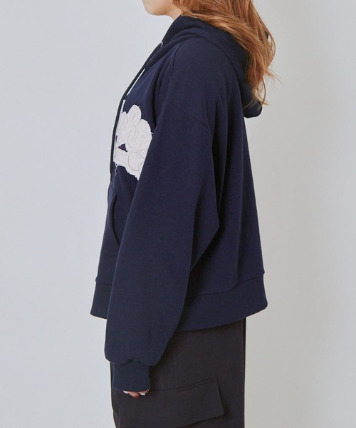 GORGE(ゴージ)の「《ロゴ貼り付け×ZIPデザイン》レディース 裏毛ジップパーカー ゆったりシルエット 秋冬春(パーカー・レディース・アイボリー/オートミール/ネイビー・F)」の16枚目の写真