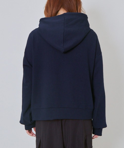 GORGE(ゴージ)の「《ロゴ貼り付け×ZIPデザイン》レディース 裏毛ジップパーカー ゆったりシルエット 秋冬春(パーカー・レディース・アイボリー/オートミール/ネイビー・F)」の15枚目の写真