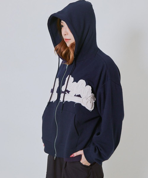 GORGE(ゴージ)の「《ロゴ貼り付け×ZIPデザイン》レディース 裏毛ジップパーカー ゆったりシルエット 秋冬春(パーカー・レディース・アイボリー/オートミール/ネイビー・F)」の14枚目の写真