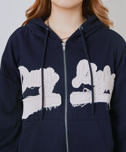 GORGE(ゴージ)の「《ロゴ貼り付け×ZIPデザイン》レディース 裏毛ジップパーカー ゆったりシルエット 秋冬春(パーカー・レディース・アイボリー/オートミール/ネイビー・F)」の11枚目の写真