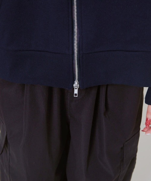 GORGE(ゴージ)の「《ロゴ貼り付け×ZIPデザイン》レディース 裏毛ジップパーカー ゆったりシルエット 秋冬春(パーカー・レディース・アイボリー/オートミール/ネイビー・F)」の10枚目の写真