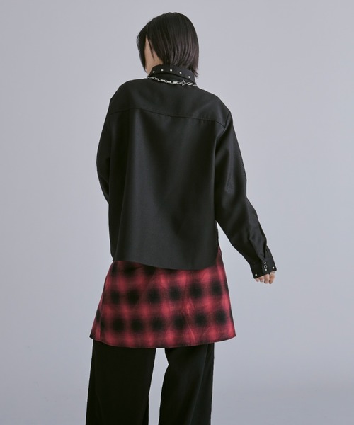 Ellno Loset(エルノロゼット)の「スタッズツキシャツ(シャツ/ブラウス・メンズ・ブラック/オフホワイト・LARGE/MEDIUM/SMALL)」の14枚目の写真