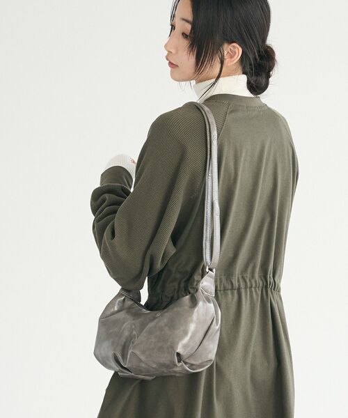 CRAFT STANDARD BOUTIQUE(クラフトスタンダードブティック)の「ヴィンテージライクショルダー ◆(ショルダーバッグ・レディース・グレー/ブラック・FREE)」の17枚目の写真