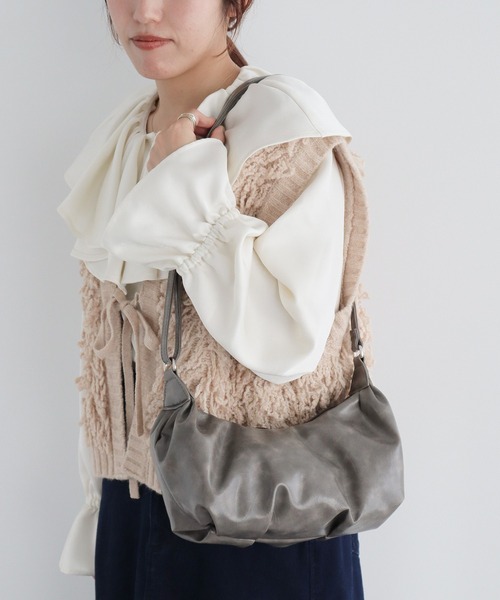 CRAFT STANDARD BOUTIQUE(クラフトスタンダードブティック)の「ヴィンテージライクショルダー ◆(ショルダーバッグ・レディース・グレー/ブラック・FREE)」の2枚目の写真