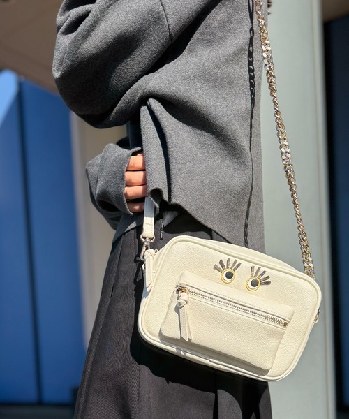IROMEKI(イロメキ)の「スモールバッグ IROMEKI follow me small bag ショルダーバッグ ハンドバッグ(ショルダーバッグ・レディース・シルバー/アイボリー/ブラック・ONE SIZE)」の2枚目の写真