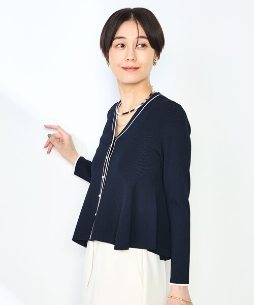 NOLLEY’S Sophi（ノーリーズソフィ）の「【追加】《手洗い可能》マルチファンクションリブフレアVネックカーディガン（カーディガン/ボレロ・レディース・ホワイト/ミント/ダークネイビー/クリーム/ライトブルー・38）」の5枚目の写真