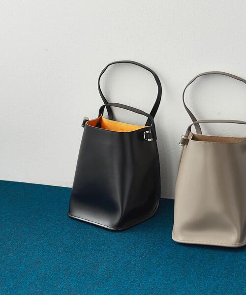 PIENI（ピエニ）の「PIENI　KUU（ハンドバッグ・レディース・グレー系その他/ブラック系その他・-）」の2枚目の写真