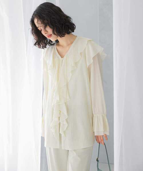 URBAN RESEARCH ROSSO WOMEN（アーバンリサーチ　ロッソ）の「『WEB/一部店舗限定』ラッフルデザインブラウス（シャツ/ブラウス・レディース・ブラック/オフホワイト/ピンク・FREE）」の13枚目の写真