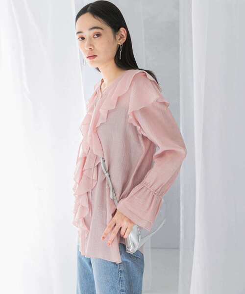 URBAN RESEARCH ROSSO WOMEN（アーバンリサーチ　ロッソ）の「『WEB/一部店舗限定』ラッフルデザインブラウス（シャツ/ブラウス・レディース・ブラック/オフホワイト/ピンク・FREE）」の22枚目の写真