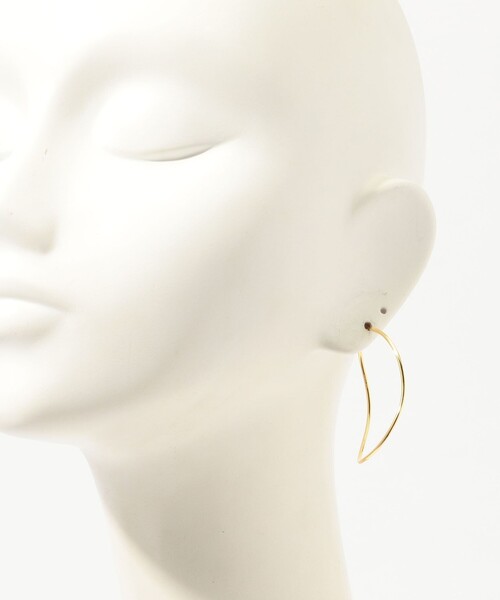 BAR JEWELLERY(バージュエリー)の「BAR Jewellery CONTOUR ゴールドピアス(ピアス(両耳用)・レディース・ゴールド・FREE)」の3枚目の写真