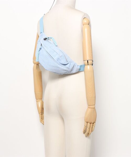 TONE SELECT GOODS(トーンセレクトグッズ)の「urbanfemine./コーデュロイボディバッグ U7454(ボディバッグ/ウエストポーチ・レディース・ホワイト/ブラウン/グリーン/ブルー/ブラック・FREE)」の6枚目の写真