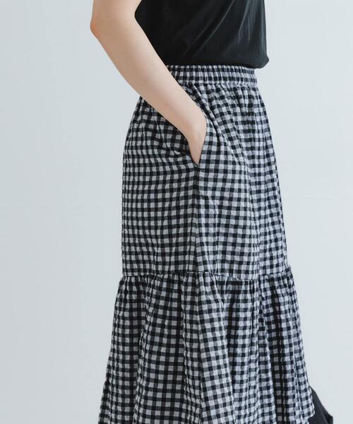 URBAN RESEARCH（アーバンリサーチ）の「サッカーティアードロングスカート（スカート・レディース・チェック/ブラック・FREE）」の3枚目の写真