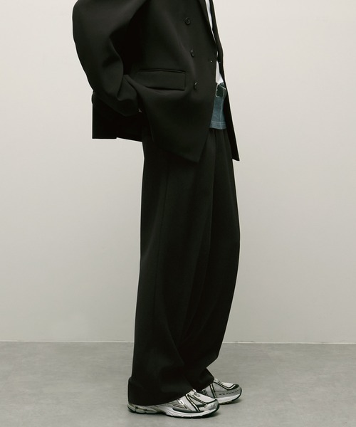 ENDER PRODUCTS（エンダープロダクツ）の「【セットアップ】ダブルブレストテーラードジャケット＋タックワイドスラックスパンツ【ENDER PRODUCTS/エンダープロダクツ】（セットアップ・メンズ・ブラック/チャコールグレー/グレイッシュベージュ・M/L）」の9枚目の写真