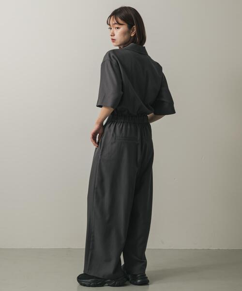 SENSE OF PLACE by URBAN RESEARCH(センスオブプレイスバイアーバンリサーチ)の「ハーフスリーブジャンプスーツ(サロペット/オーバーオール・レディース・チャコールグレー/ブラック/ベージュ・SMALL/MEDIUM)」の13枚目の写真