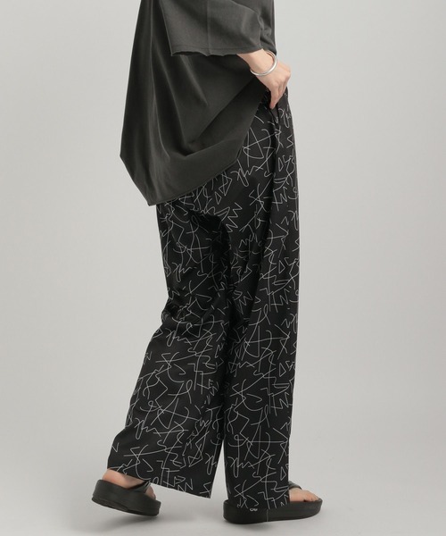 GEORGE'S(ジョージズ)の「ソウガラプリントパンツ(その他パンツ・レディース・ブラック/オフホワイト/ブラウン・SMALL/MEDIUM)」の5枚目の写真