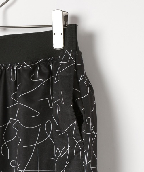 GEORGE'S(ジョージズ)の「ソウガラプリントパンツ(その他パンツ・レディース・ブラック/オフホワイト/ブラウン・SMALL/MEDIUM)」の17枚目の写真