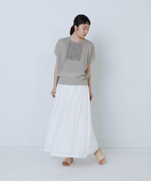 LOISIR（ロワズィール）の「リネンナイロン天竺シアーニットフリルプルオーバー（ニット/セーター・レディース・ベージュ/グレー・FREE）」の4枚目の写真