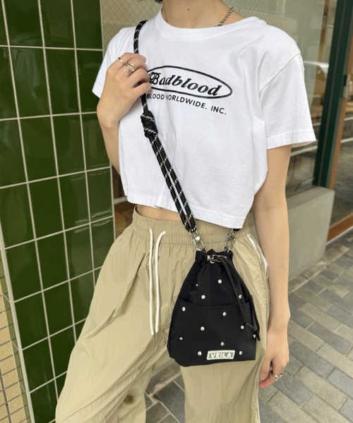 CLEA(クレア)の「ビジューデザインミニサコッシュバッグ(ショルダーバッグ・レディース・ピンク/イエロー/ベージュ/ブラック/カーキ・FREE)」の11枚目の写真