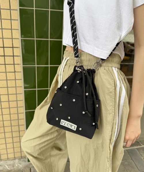CLEA(クレア)の「ビジューデザインミニサコッシュバッグ(ショルダーバッグ・レディース・ピンク/イエロー/ベージュ/ブラック/カーキ・FREE)」の10枚目の写真