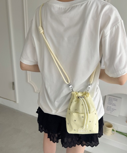 CLEA(クレア)の「ビジューデザインミニサコッシュバッグ(ショルダーバッグ・レディース・ピンク/イエロー/ベージュ/ブラック/カーキ・FREE)」の22枚目の写真