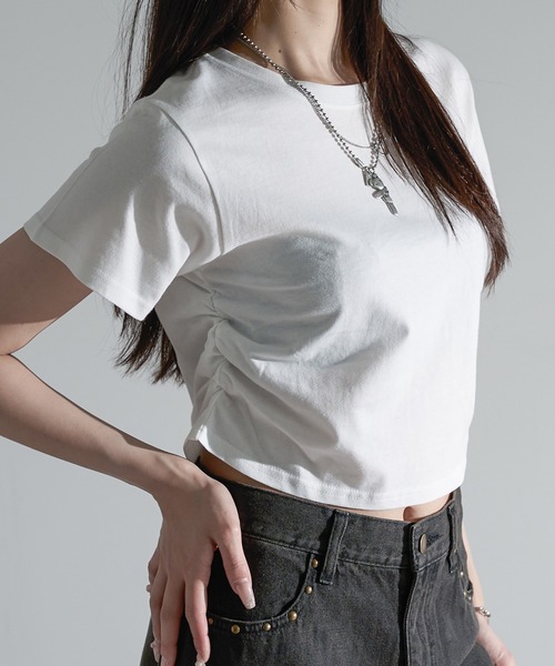 apres jour mignon(アプレジュールミニョン)の「サイドシャーリングクロップドTシャツ【ZOZOTOWN限定アイテム】(Tシャツ/カットソー・レディース・ブラック/ピンク系その他/オフホワイト/ナチュラル/レッド・フリー/X-LARGE)」の1枚目の写真