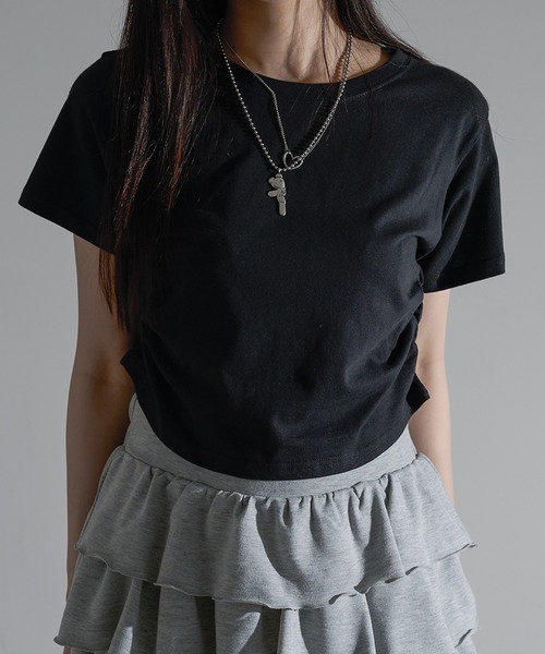 apres jour mignon(アプレジュールミニョン)の「サイドシャーリングクロップドTシャツ【ZOZOTOWN限定アイテム】(Tシャツ/カットソー・レディース・ブラック/ピンク系その他/オフホワイト/ナチュラル/レッド・フリー/X-LARGE)」の2枚目の写真