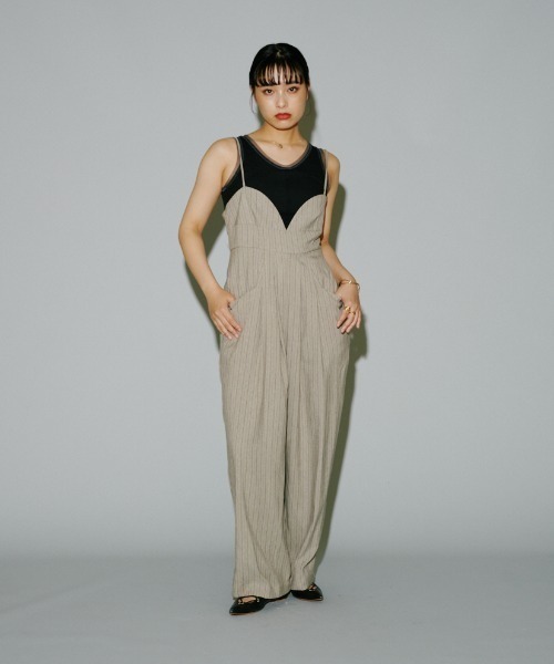 terrace(テラス)の「ヘリンボーンストライプキャミオールインワン(つなぎ/オールインワン・レディース・チャコールグレー/ブラック/グレイッシュベージュ・MEDIUM)」の8枚目の写真