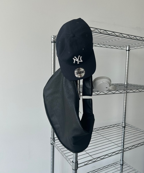 UNDERSTATEMENTs（アンダーステイトメント）の「【ユニセックス】合皮レザーショルダーバッグ（ショルダーバッグ・メンズ・ブラック・FREE）」の11枚目の写真