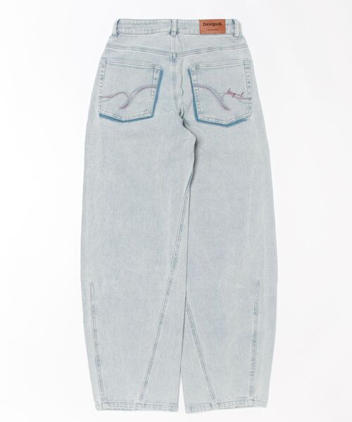 Desigual（デシグアル）の「装飾ボタンディテール ワイドデニムパンツ（デニムパンツ・レディース・ブルー・36/38/40/44/42/34）」の2枚目の写真