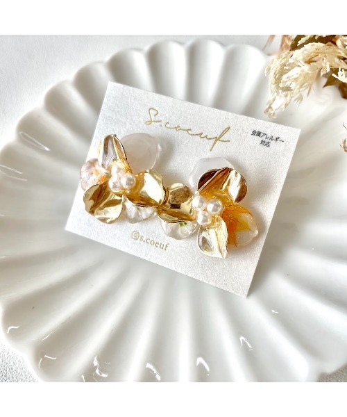 tone(トーン)の「【S.coeuf】【S.coeuf】金属アレルギー対応ピアス 本物のお花とメタルフラワー by2025(MA)(ピアス(両耳用)・レディース・ブルー/ピンク/オレンジ・FREE)」の4枚目の写真