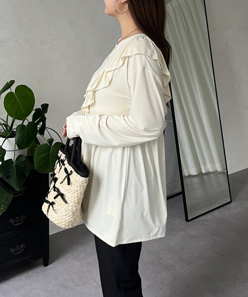 prose verse（プロズヴェール）の「【UVカット】サムホール付きフリルペプラムラッシュガード（ラッシュガード・レディース・ブラック/アイボリー・LARGE/MEDIUM）」の9枚目の写真