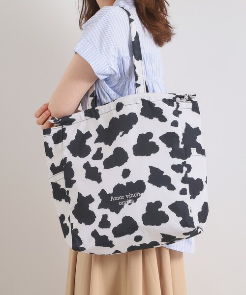 ITS'DEMO（イッツデモ）の「【A4対応】アニマルプリントトート（トートバッグ・レディース・ブラック系3/ブラック系/ダークブラウン系3/グレー系・00）」の3枚目の写真