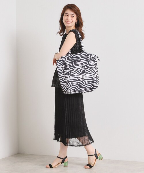 ITS'DEMO（イッツデモ）の「【A4対応】アニマルプリントトート（トートバッグ・レディース・ブラック系3/ブラック系/ダークブラウン系3/グレー系・00）」の9枚目の写真