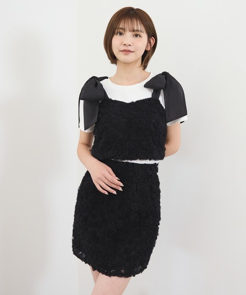 REDYAZEL(レディアゼル)の「【セットアップ可能】3Dフラワーレースショルダーリボンビスチェ(キャミソール・レディース・ブラック/ブルー/キナリ・FREE)」の2枚目の写真