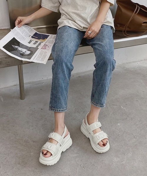 IRADOWL（アイラドール）の「Wベルト厚底サンダル（サンダル・レディース・ホワイト/ブラック・36/35/39/38/37）」の10枚目の写真