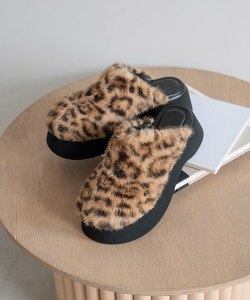 LOWRYS FARM(ローリーズファーム)の「クロッグ 578711(サンダル・レディース・ブラック/ブラウン/レオパード・MEDIUM/LARGE)」の3枚目の写真