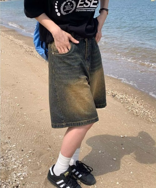 Silly(シリー)の「バミューダデニムパンツ(デニムパンツ・レディース・ネイビー/ブルー/ライトブルー・SMALL/MEDIUM/LARGE)」の5枚目の写真