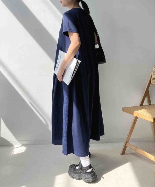AS KNOW AS plus(アズノゥアズプラス)の「●接触冷感 切替えデザインロングワンピース(ワンピース・レディース・ブラック/ダークグリーン/ネイビー/オレンジ/ブラック系/ネイビー系/ダークグリーン系・FREE)」の17枚目の写真