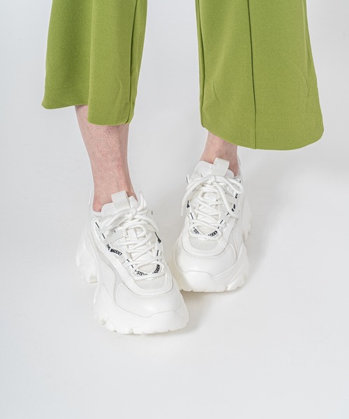 STEVE MADDEN（スティーブマデン）の「【STEVE MADDEN/スティーブマデン】厚底ボリュームソールスニーカー RECOUPE（スニーカー・レディース・ホワイト/ブラック・7/7.5/8/8.5/6.5）」の5枚目の写真