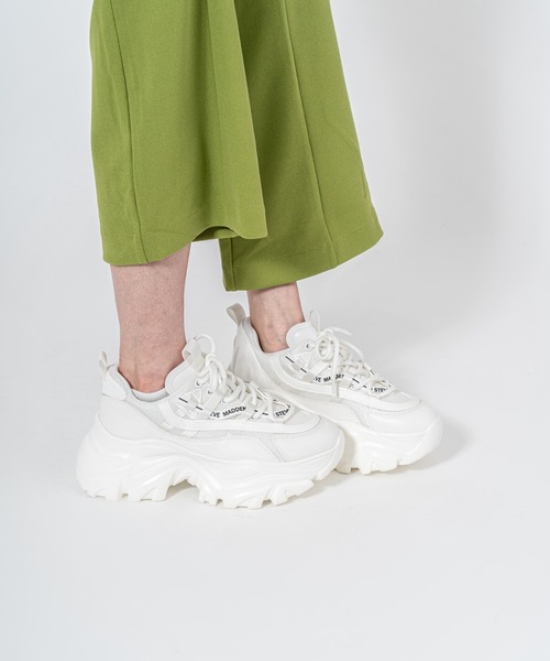 STEVE MADDEN（スティーブマデン）の「【STEVE MADDEN/スティーブマデン】厚底ボリュームソールスニーカー RECOUPE（スニーカー・レディース・ホワイト/ブラック・7/7.5/8/8.5/6.5）」の7枚目の写真