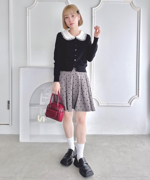 Loueme（ルエム）の「レーストリム丸襟カーディガン（カーディガン/ボレロ・レディース・ブラック/グレー・FREE）」の7枚目の写真