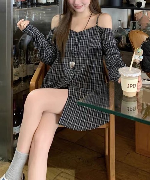gossip!ロサンゼルス(ゴシップロサンゼルス)の「フリルビッグシルエット チェックオフショルダーキャミソールシャツ(シャツ/ブラウス・レディース・チェック・M)」の5枚目の写真