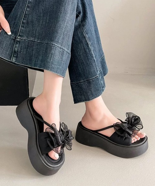 Miniministore(ミニミニストア)の「ビッグリボン厚底サンダル 履きやすい夏靴(サンダル・レディース・ブラック/アイボリー・22.5cm/24.5cm/24.0cm/23.5cm/23.0cm)」の3枚目の写真