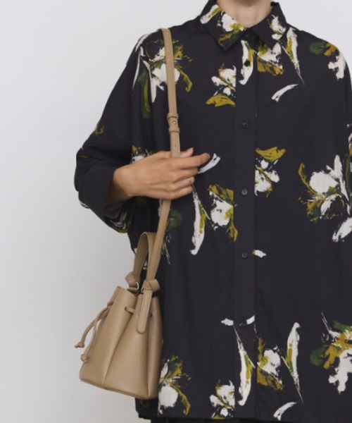 Libra Cue（リブラ キュー）の「パネルデザインコンパクトショルダー（ショルダーバッグ・レディース・ブラック/ベージュ・FREE）」の10枚目の写真