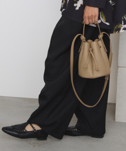 Libra Cue（リブラ キュー）の「パネルデザインコンパクトショルダー（ショルダーバッグ・レディース・ブラック/ベージュ・FREE）」の8枚目の写真