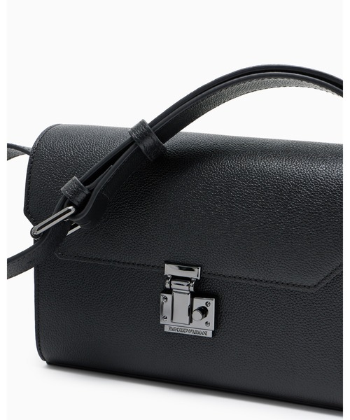 EMPORIO ARMANI(エンポリオアルマーニ)の「【エンポリオ アルマーニ】フラップ付きショルダーバッグ タンブルレザー(ショルダーバッグ・メンズ・ブラック・FREE)」の3枚目の写真