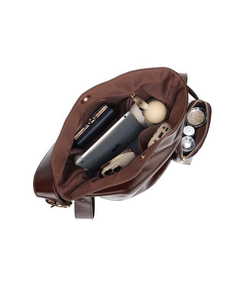 Ungrid（アングリッド）の「【Ungrid/アングリッド】　ポーチチャーム付　バックルベルトバケットバッグ／500mlペットボトル収納可能（ショルダーバッグ・レディース・ブラック/アイボリー/ブラウン・FREE）」の15枚目の写真